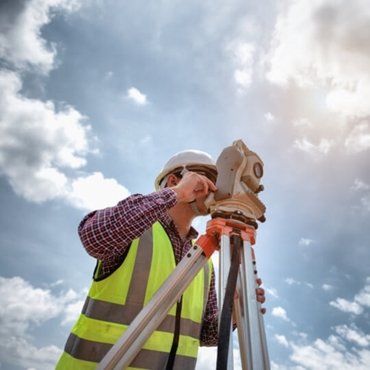 Why chartered surveyors should bring their career to the Middle East